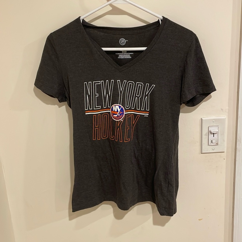 official NHL Islanders women’s v neck